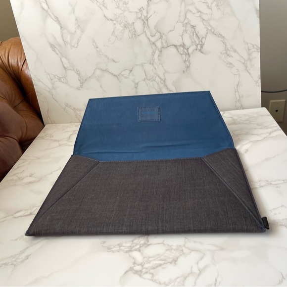 Incase - Envelope Sleeve in Woolenex fits MacBooks, laptops, tablets- gray/blue - Picture 7 of 14